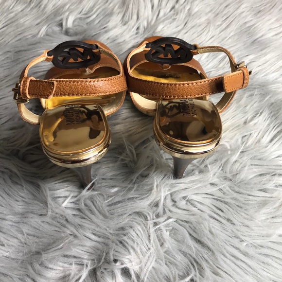 Michael Kors Logo Sandal Heel - Picture 5 of 8